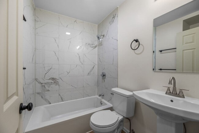 Building Photo - Beautifully Remodeled 3-Bedroom Home with ...