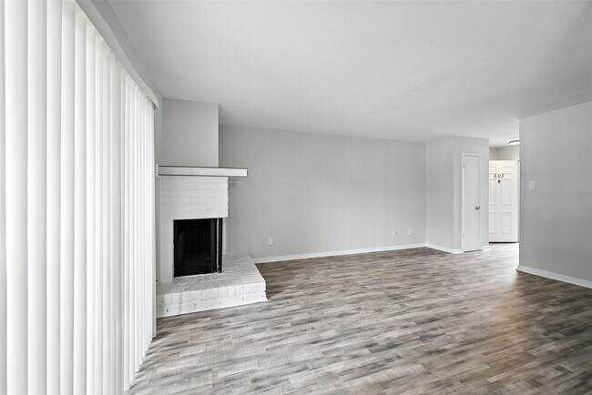 Building Photo - 2800 Jeanetta St