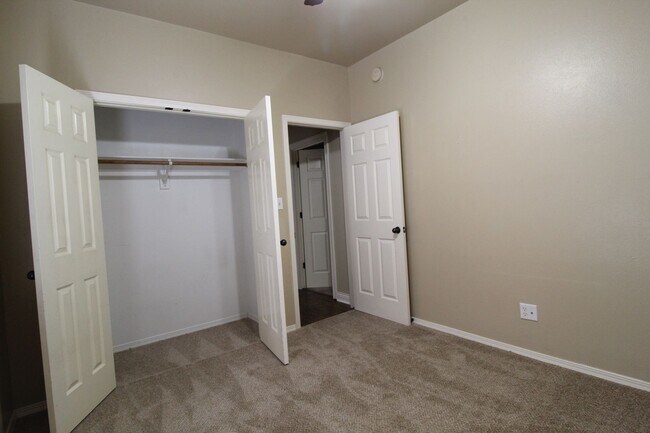 Building Photo - designed for comfort : 3 Bedroom 2 Bath