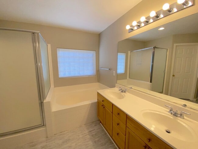 Building Photo - Sky Vista in Stead - Single Story Home with Fireplace and Mountain Views
