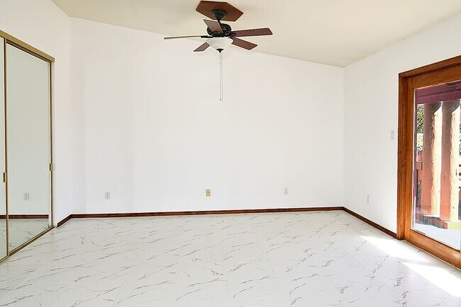 Building Photo - 6621 Vista Hermosa