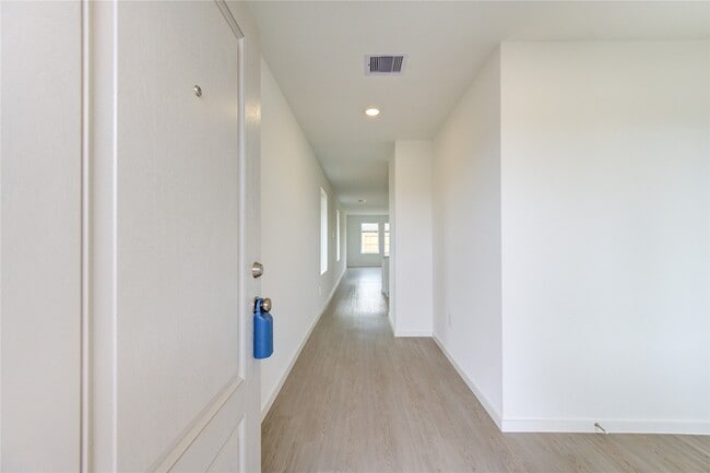 Building Photo - 6835 Eastern Cottonwood Ln