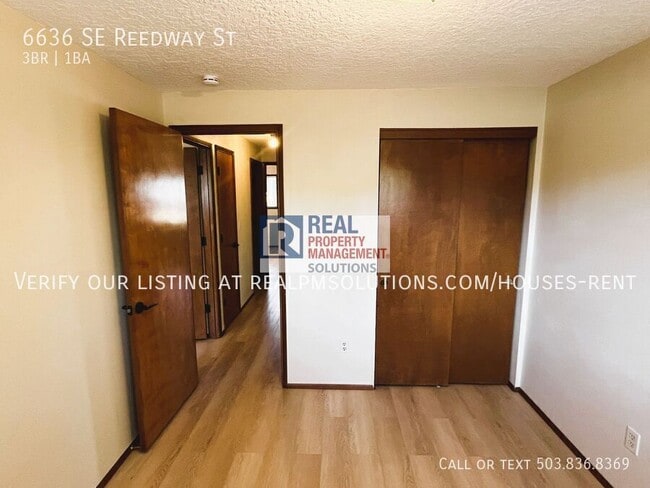 Building Photo - 6636 SE Reedway St