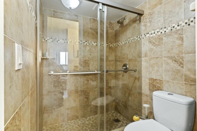 Building Photo - 10152 S Ocean Dr