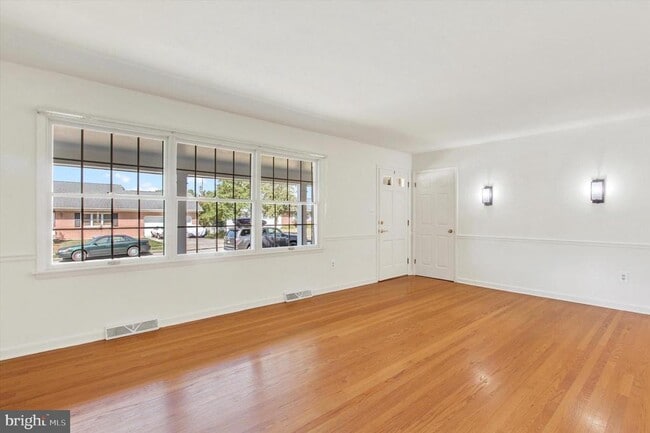 Building Photo - 974 Fairview Ave