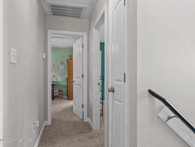 Building Photo - 216 Shell Rock Landing Rd