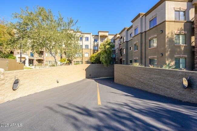 Building Photo - 5450 E Deer Valley Dr