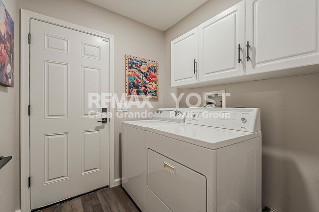 Building Photo - Furnished Home on 2.5 Acres – Your Escape Awaits!