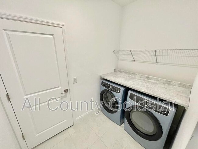 Building Photo - 16901 Lazzo Dr
