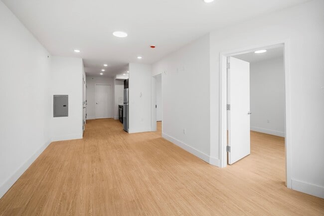 Building Photo - 50-52 Easton Ave