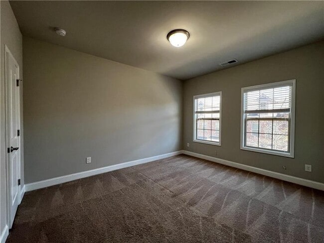 Building Photo - 1075 Township Square