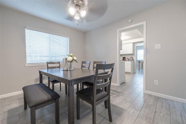 Building Photo - 9907 Towne Tower Ln