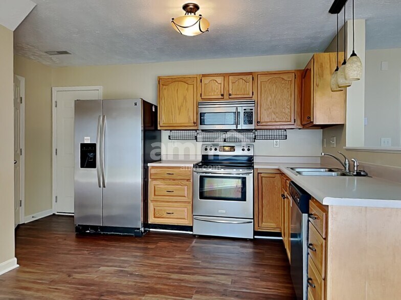 Building Photo - 3162 Bridlerun Dr