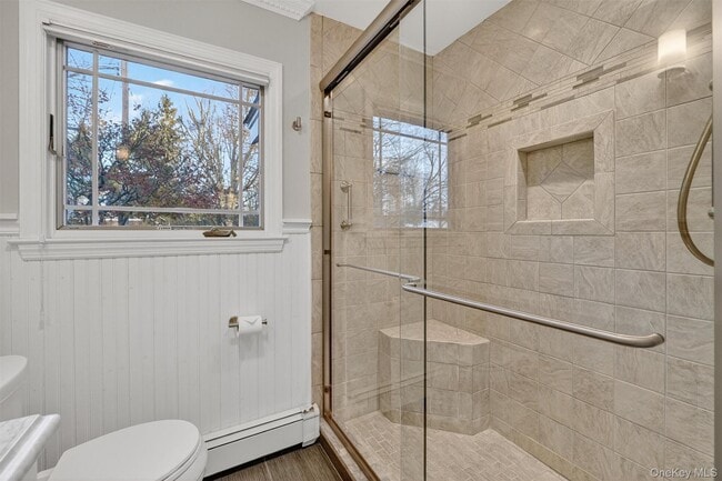 Building Photo - 350 Spring St