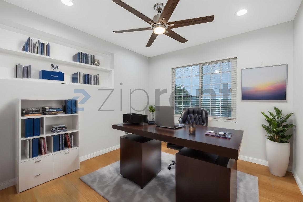 Building Photo - Unit