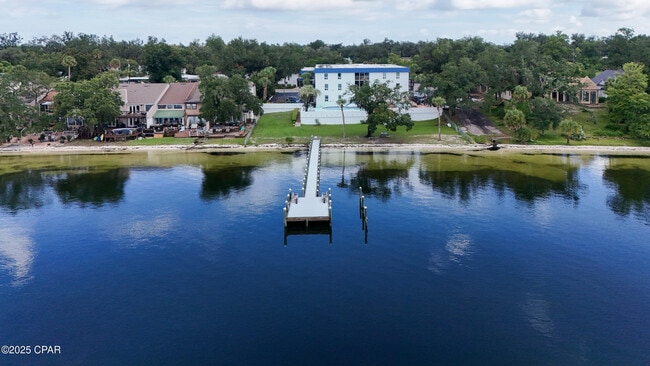 Building Photo - 316 Cherry St