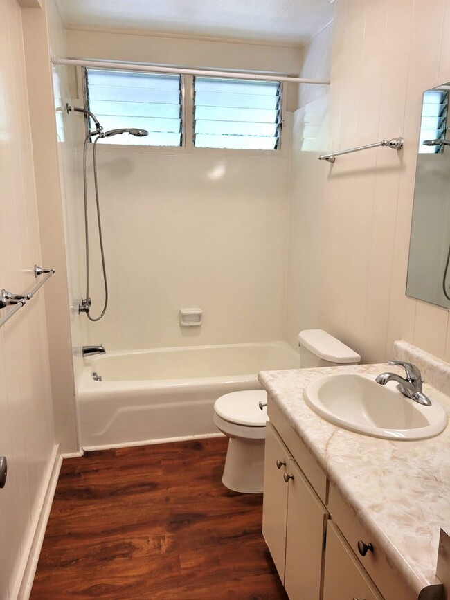 Building Photo - L658ach