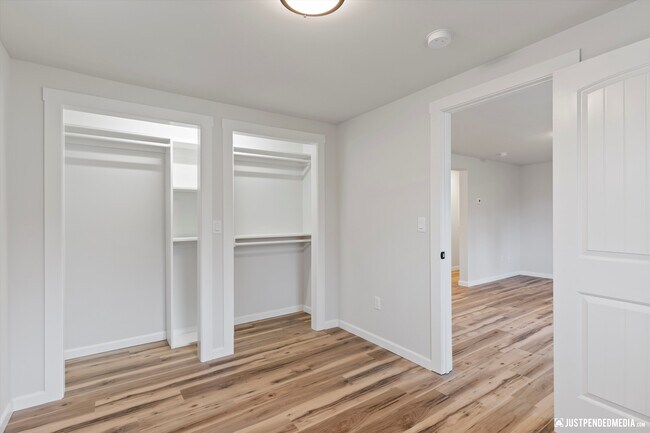 Building Photo - 1118 E 10th Ave
