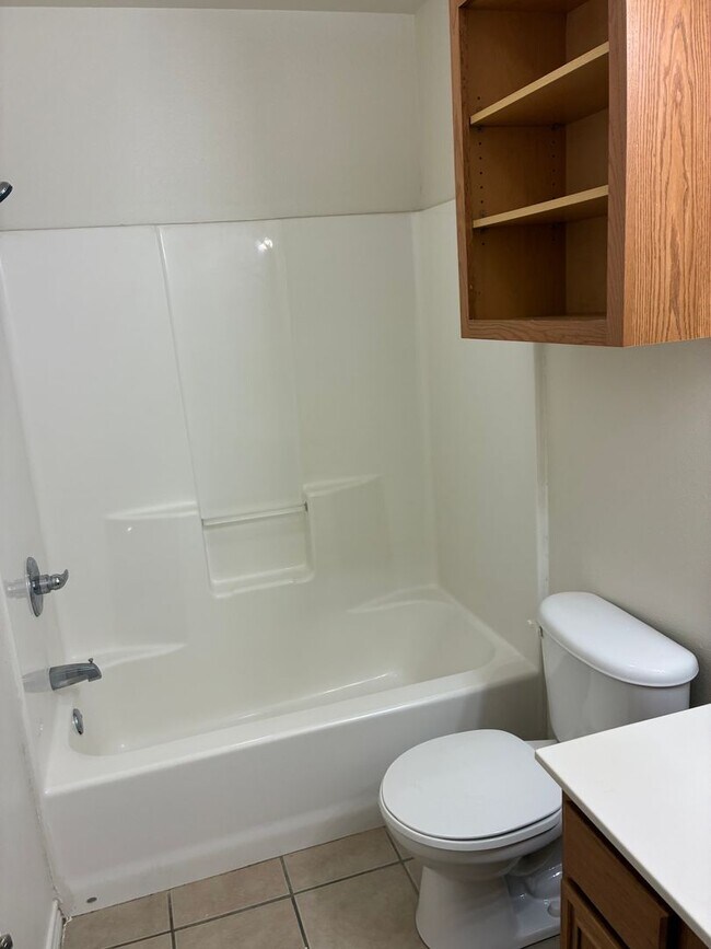 Building Photo - 810 N Belmont Ave