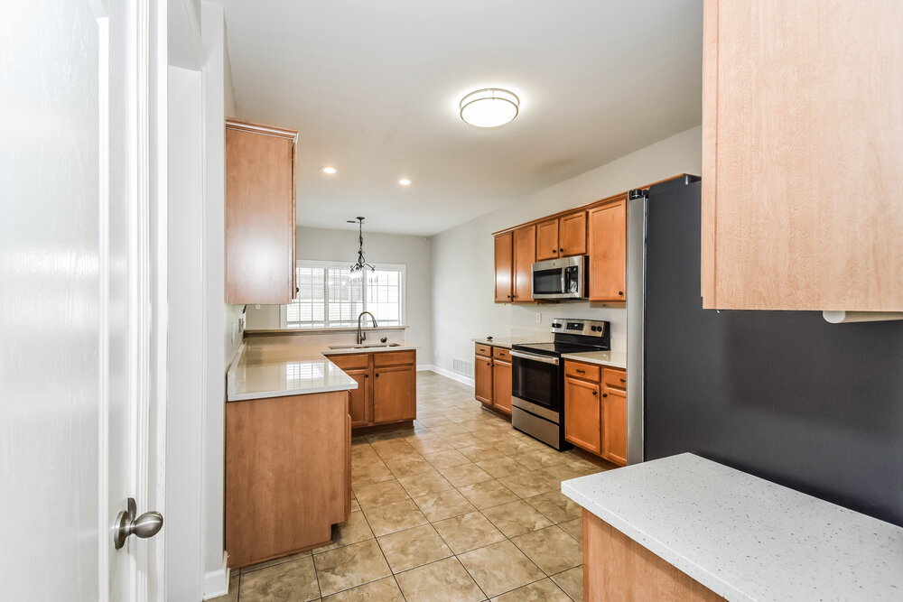 Building Photo - 1275 Heritage Lake Dr