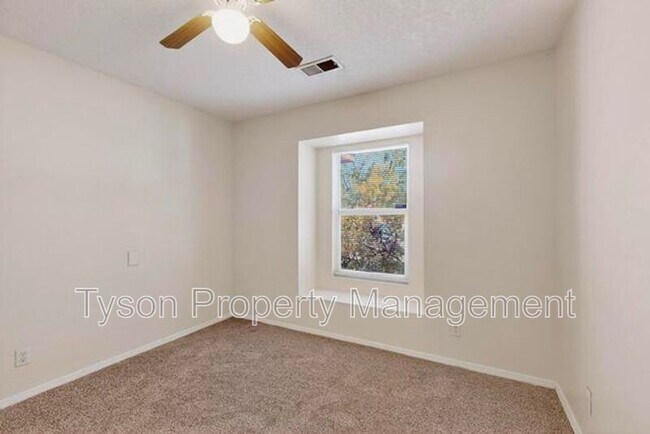 Building Photo - 3013 Taos Meadows Dr NE