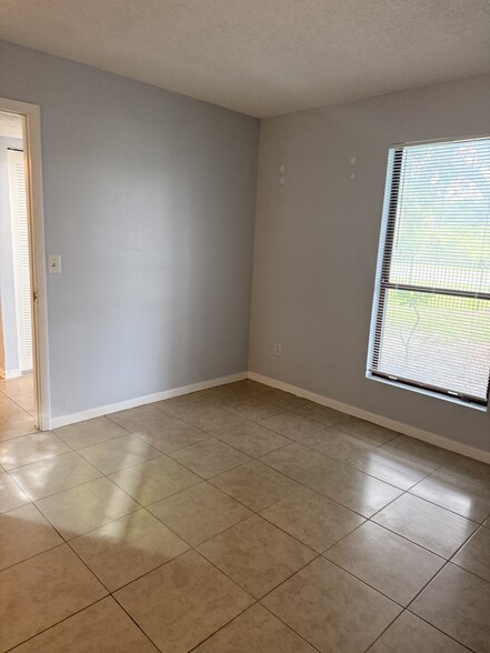 Building Photo - 455 ALT 19 S. 263