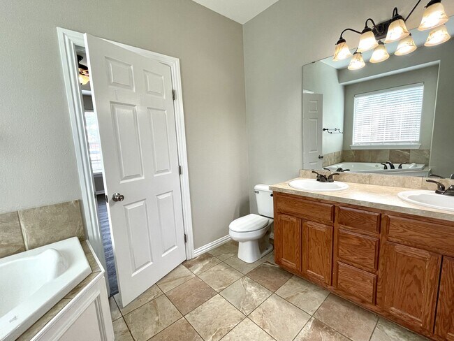 Building Photo - 4904 Caddo Creek Ct