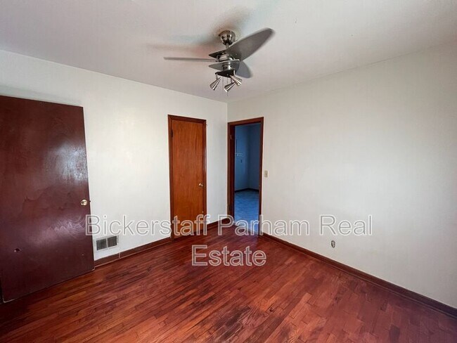 Building Photo - 3936 Austin Dr