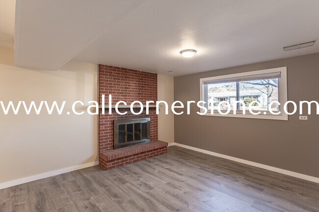 Building Photo - 1334 Pike Dr