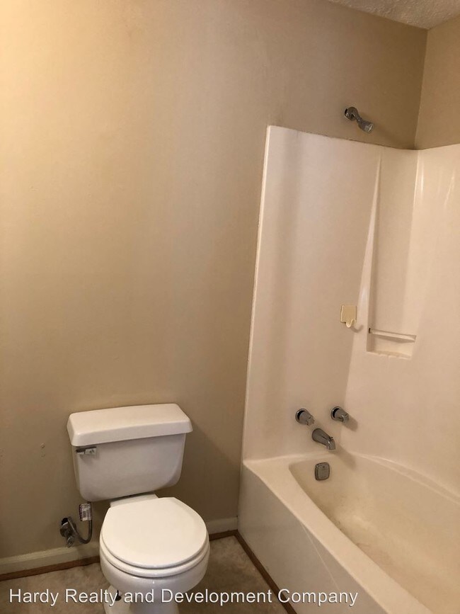 Building Photo - 501 Redmond Rd