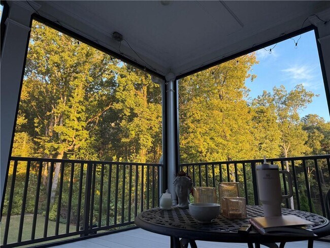 Building Photo - 1341 Chaplains View