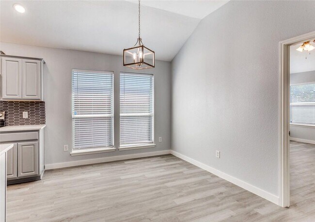 Building Photo - 752 Dema Ln