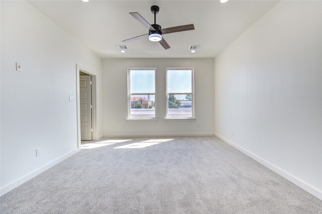 Building Photo - 2919 El Fenice Ln