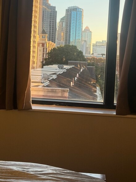 Building Photo - 715 N Church St