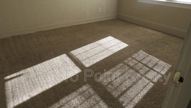 Building Photo - 6590 Sunset Dr