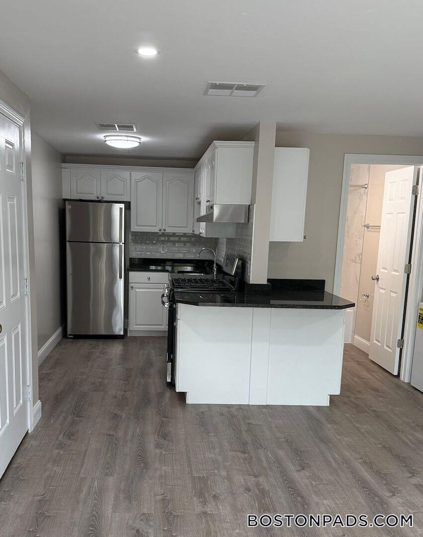 Building Photo - 23 Kenmar Dr