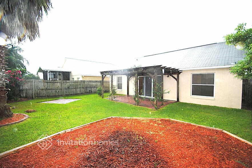 Building Photo - 139 Rockhill Dr