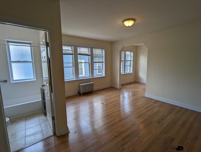 Building Photo - 2600 N Kimball Ave