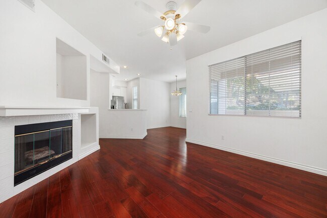 Building Photo - 10728 Sabre Hill Dr