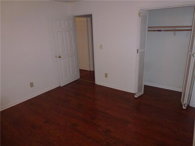 Building Photo - 181 Paper Mill Rd