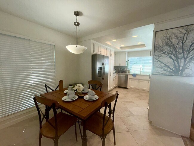 Building Photo - Beautiful Fully Furnished 4Bed/2Bath Home for Rent