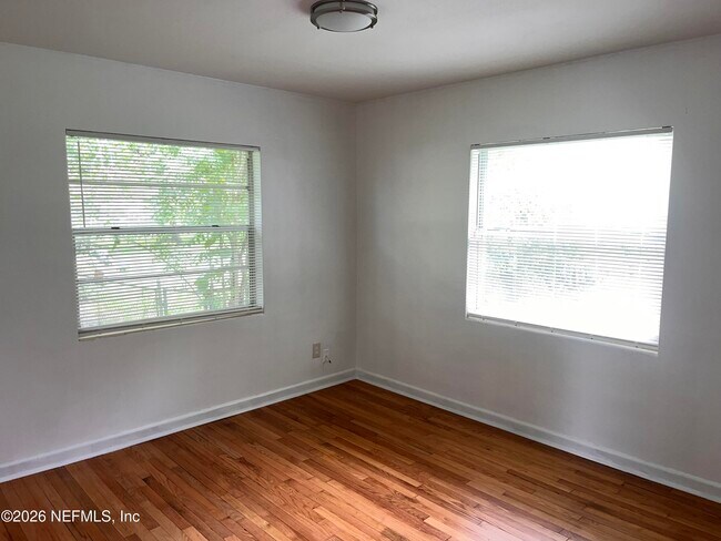 Building Photo - 6560 Barmer Dr S