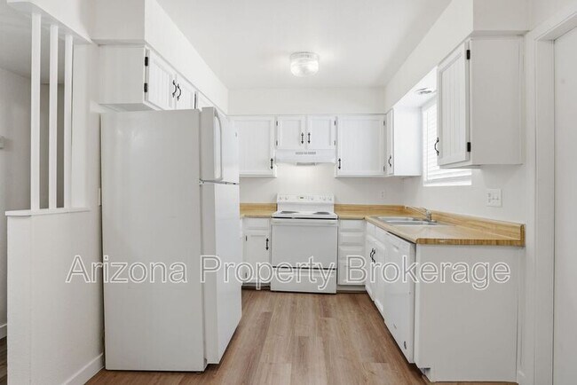 Building Photo - 3934 E Piccadilly Rd