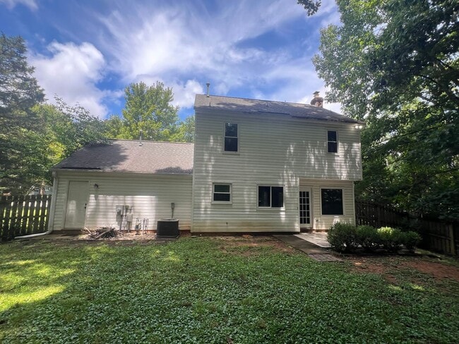 Building Photo - 4440 Hounds Run Dr