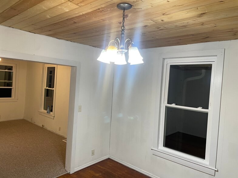 Building Photo - 74 Sunset Cir