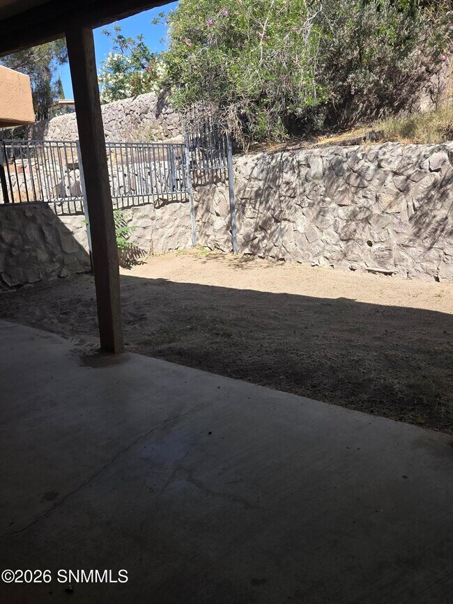 Building Photo - 3113 Las Placitas Rd