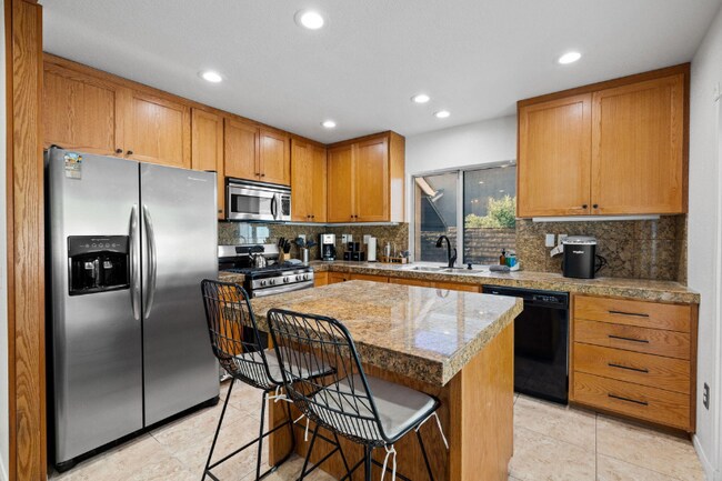 Building Photo - 47765 Tulip Pl