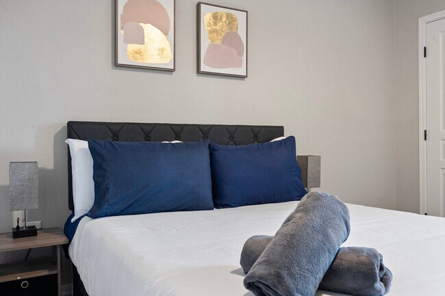 Building Photo - 15 W Villa Rita Dr