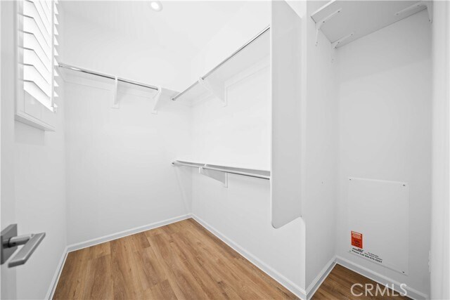 Building Photo - 134 Canvas