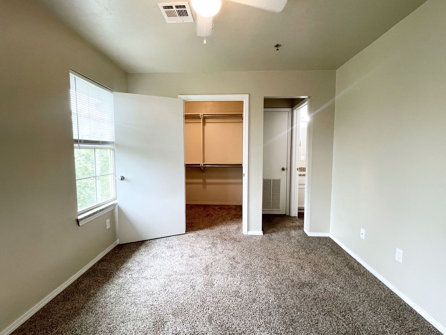 Building Photo - 2442 NW 39th St